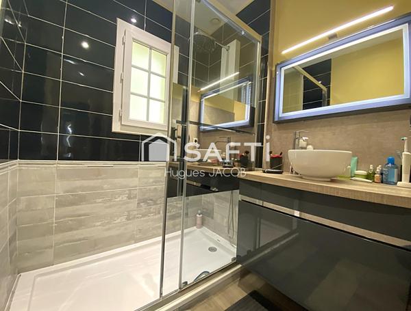 Maison 7 pièces avec sous-sol complet et 6 chambres