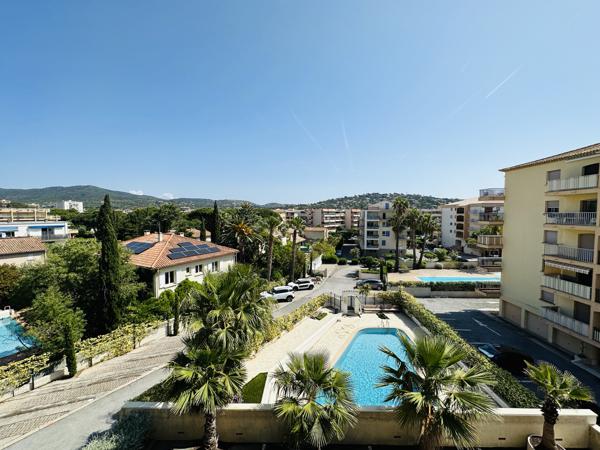 STUDIO CABINE DANS RESIDENCE AVEC PISCINE PROCHE CENTRE VILLE ET PLAGE