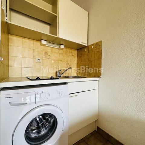 STUDIO CABINE DANS RESIDENCE AVEC PISCINE PROCHE CENTRE VILLE ET PLAGE