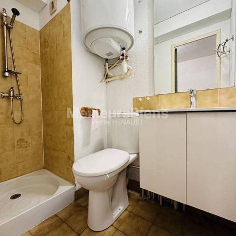 STUDIO CABINE DANS RESIDENCE AVEC PISCINE PROCHE CENTRE VILLE ET PLAGE