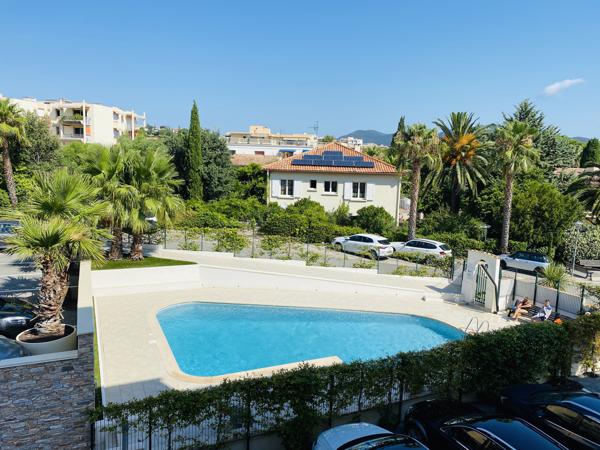 STUDIO CABINE DANS RESIDENCE AVEC PISCINE PROCHE CENTRE VILLE ET PLAGE