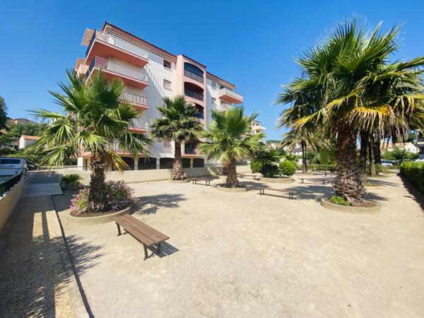 STUDIO CABINE DANS RESIDENCE AVEC PISCINE PROCHE CENTRE VILLE ET PLAGE