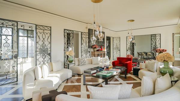 Neuilly-Sur-Seine - Boulevard des Sablons - Proche Bois de Boulogne - Etage élevé - Excellent état -