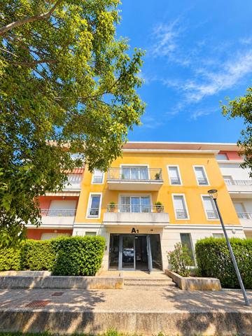 T3 lumineux de 68 m² avec balcon, ascenseur et 2 parkings ? Résidence sécurisée