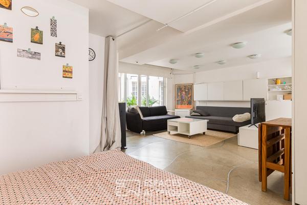 Grand studio proche de la place du Salin aux Carmes