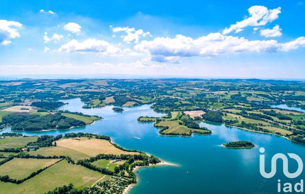 Maison traditionnelle 3 pièces de 78 m² à Salles-Curan (12410)