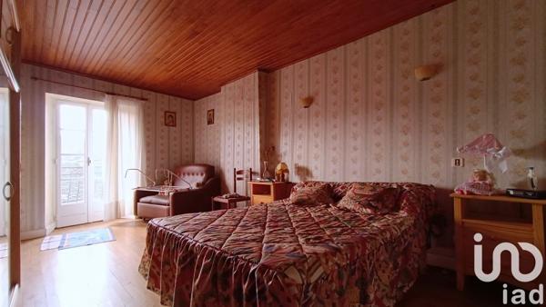 Maison traditionnelle 3 pièces de 78 m² à Salles-Curan (12410)