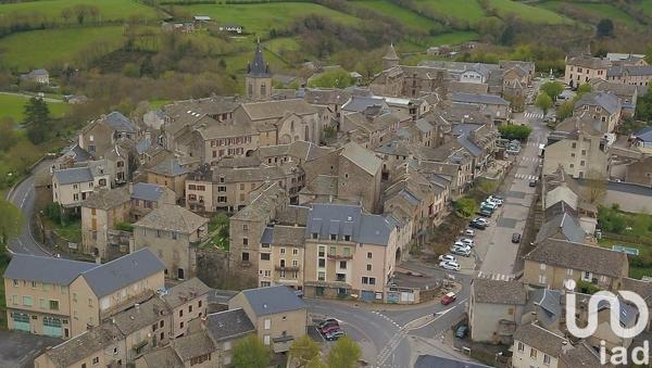 Maison traditionnelle 3 pièces de 78 m² à Salles-Curan (12410)