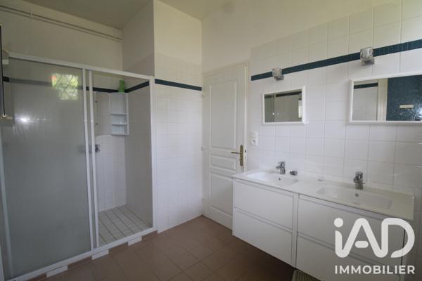 Maison à vendre 8 pièces 227 m² La Chartre-sur-le-Loir