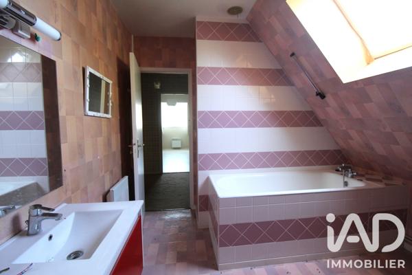 Maison à vendre 8 pièces 227 m² La Chartre-sur-le-Loir