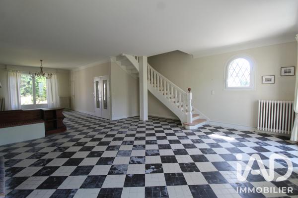 Maison à vendre 8 pièces 227 m² La Chartre-sur-le-Loir