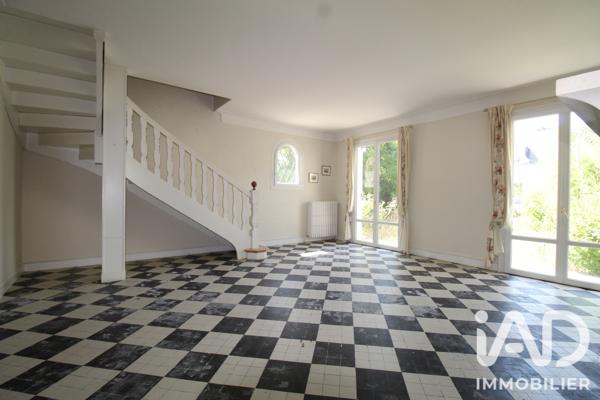 Maison à vendre 8 pièces 227 m² La Chartre-sur-le-Loir