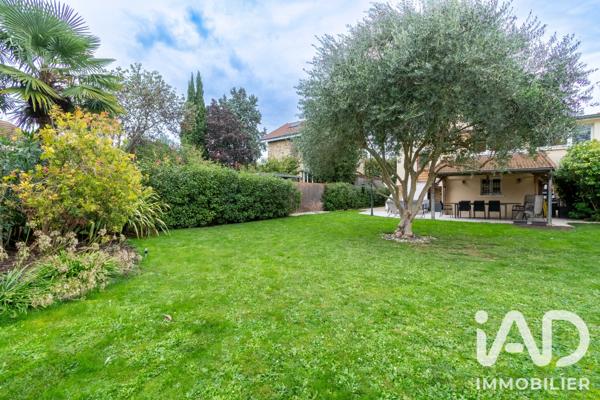 Maison à vendre 6 pièces 137 m² Villeneuve-le-Roi