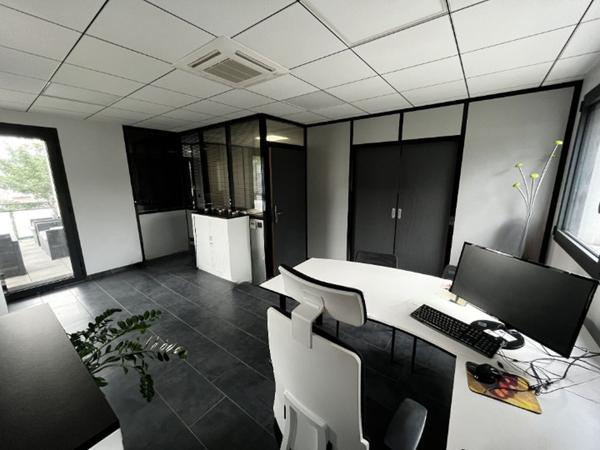 A LOUER : Bureaux disponibles à la découpe dès 48 m² à Saint-Etienne