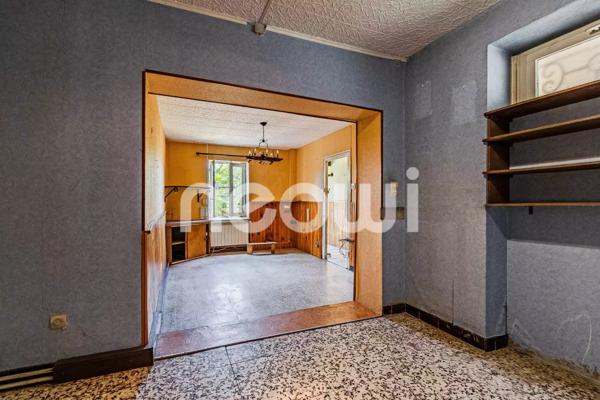Maison à rénover avec extérieur et garage