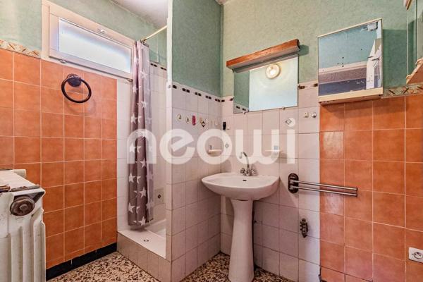 Maison à rénover avec extérieur et garage