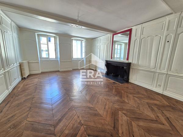 Maison de Prestige à Vendre à Saint Amour - Référence 4441