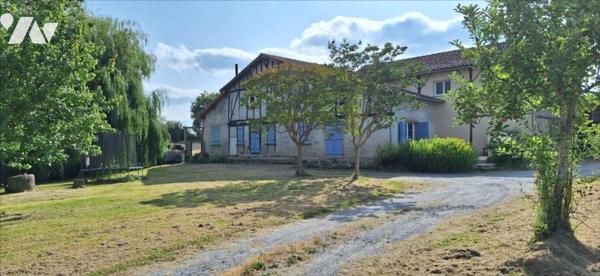 PROCHE VIC FEZENSAC MAISON, PISCINE, 1 ha