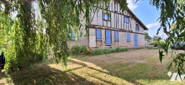 PROCHE VIC FEZENSAC MAISON, PISCINE, 1 ha