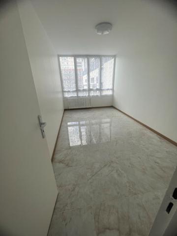 Appartement Aubervilliers 3 pièce(s) 73.06 m2