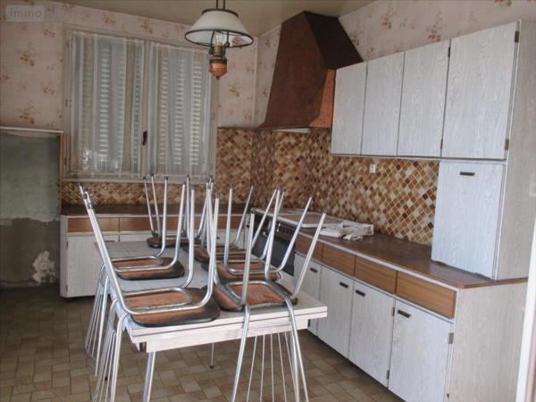 Fonds et/ou murs commerciaux à vendre à Port-sur-Saône en Haute-Saône (70170), ref : CP/E79