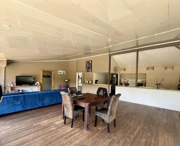 Maison à vendre |  Fléré-la-Rivière |  4 pièces | 200 m²