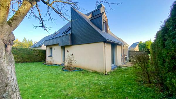 A vendre à SAINT-GREGOIRE, maison de 104m², jardin de 566m², quatre chambres, proche écoles,