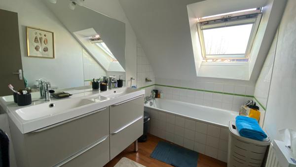 A vendre à SAINT-GREGOIRE, maison de 104m², jardin de 566m², quatre chambres, proche écoles,