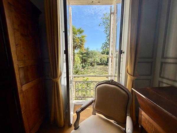 Magnifique Hôtel Particulier, quartier historique de Saintes, tout à l'égout Saintes