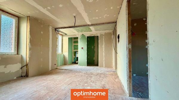 Ancien bâtiment communal à Wasserbourg - Immeuble brut sur 3 niveaux, gros potentiel