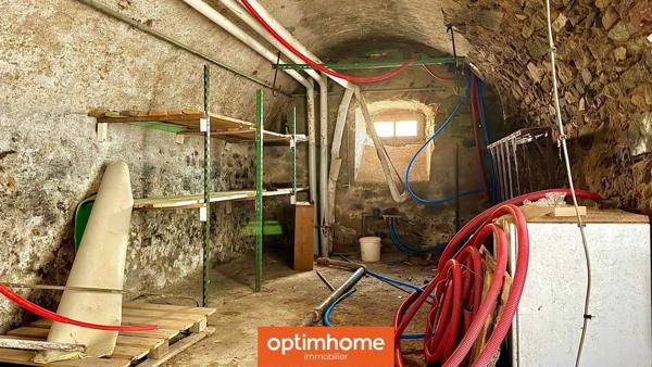 Ancien bâtiment communal à Wasserbourg - Immeuble brut sur 3 niveaux, gros potentiel