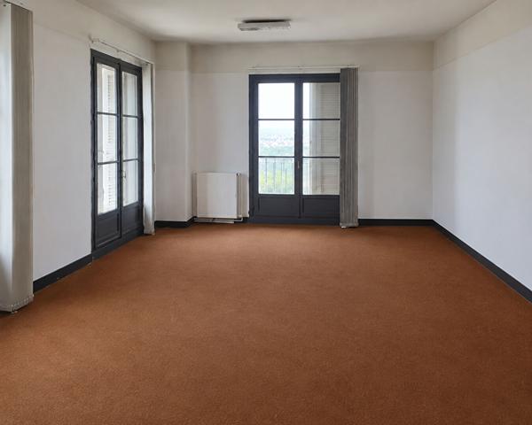 Plateau Professionnel Tour Perret 9eme étage