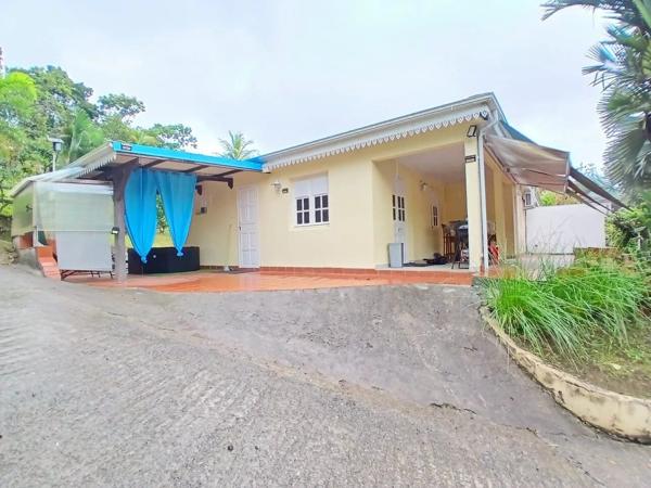 Location                                                      Maison
                        
                     6 pièces                      90 m2                     à Saint-Joseph