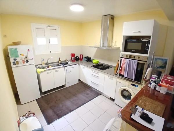 Location                                                      Maison
                        
                     6 pièces                      90 m2                     à Saint-Joseph