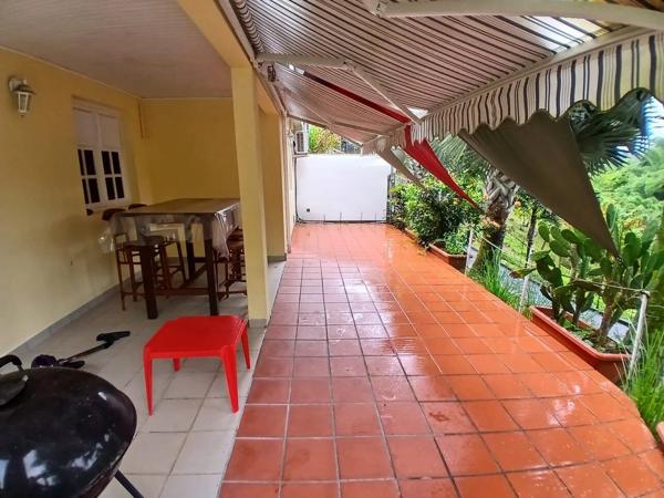 Location                                                      Maison
                        
                     6 pièces                      90 m2                     à Saint-Joseph