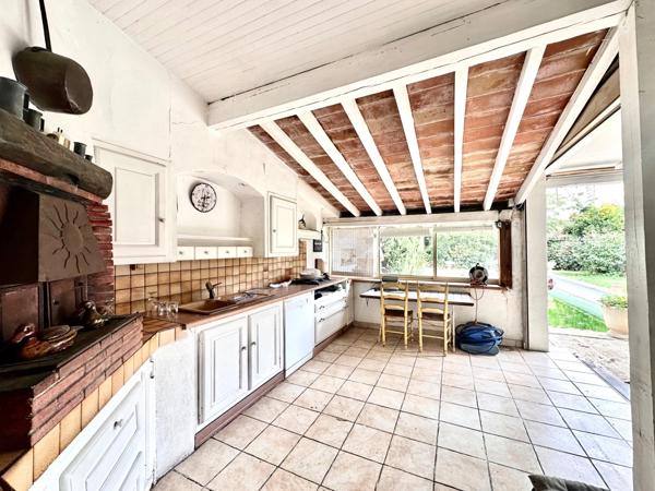 MARSEILLE 11ᵉ – LA POMME | MAISON DE CHARME DES ANNÉES 1920 – 190 M² – JARDIN, PISCINE ET GARAGE