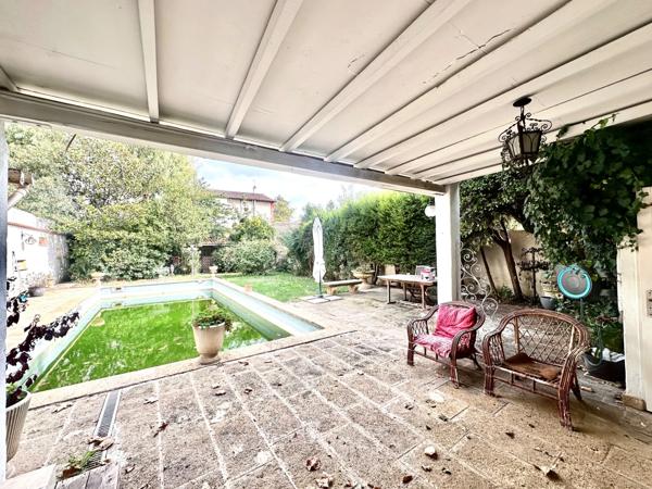 MARSEILLE 11ᵉ – LA POMME | MAISON DE CHARME DES ANNÉES 1920 – 190 M² – JARDIN, PISCINE ET GARAGE