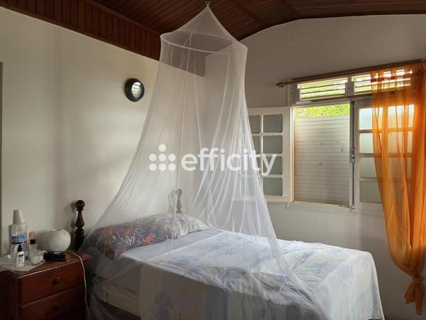 Maison
         6 pièces
        - 100 m² Exclusivité 230 000 € *