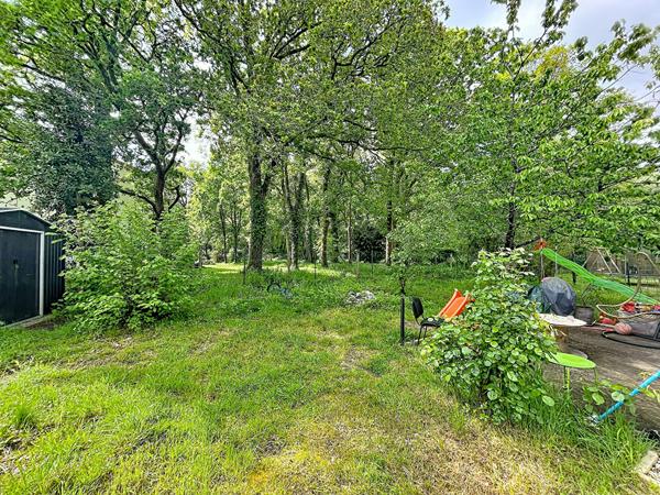 SAINT SEBASTIEN SUR LOIRE MAISON DE PLAIN PIED 2 CHAMBRES + 2 BUREAUX JARDIN 400M2