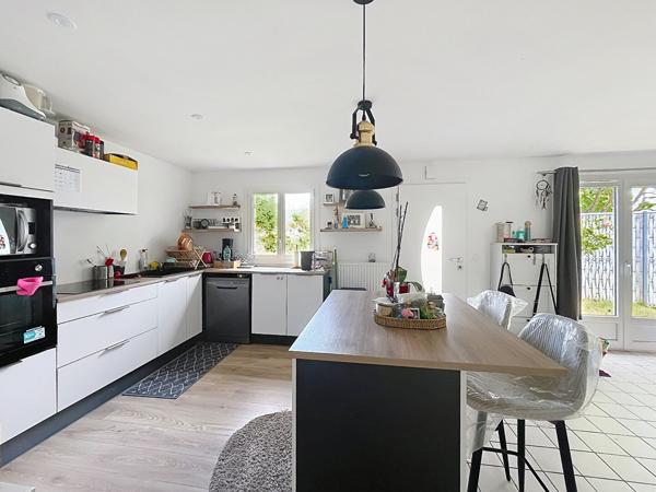 SAINT SEBASTIEN SUR LOIRE MAISON DE PLAIN PIED 2 CHAMBRES + 2 BUREAUX JARDIN 400M2