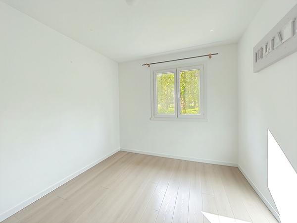 SAINT SEBASTIEN SUR LOIRE MAISON DE PLAIN PIED 2 CHAMBRES + 2 BUREAUX JARDIN 400M2