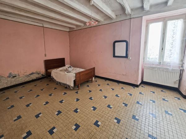 Maison ancienne à rénover avec dépendances