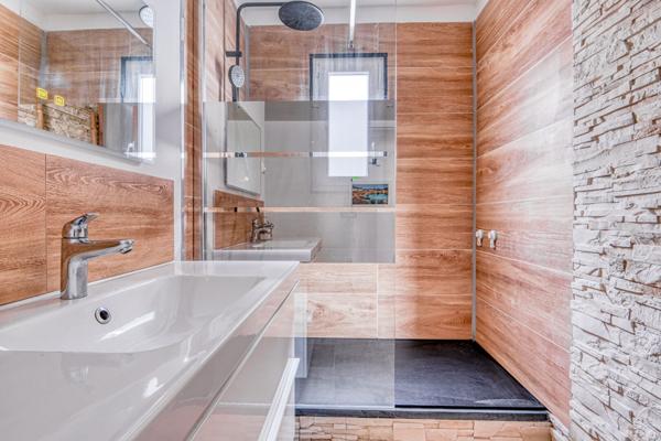 Maison familiale avec jardin, environnement calme