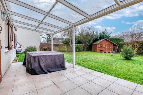 Maison familiale avec jardin, environnement calme