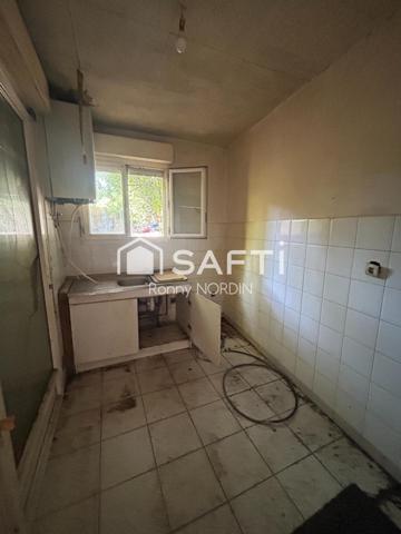 Maison en pierre à renover de 90 m2 - Trois chambres