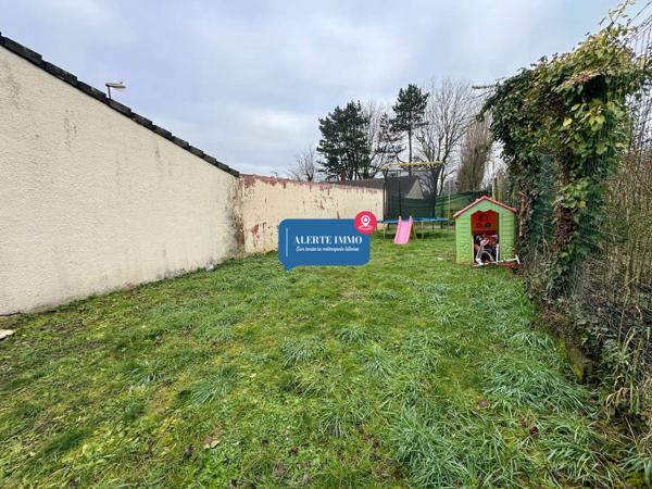 Maison semi-individuelle de type semi plain-pied de 135 m2, entièrement rénovée, 3 ch, possible 4 2 salles de bain, terrasseet jardin