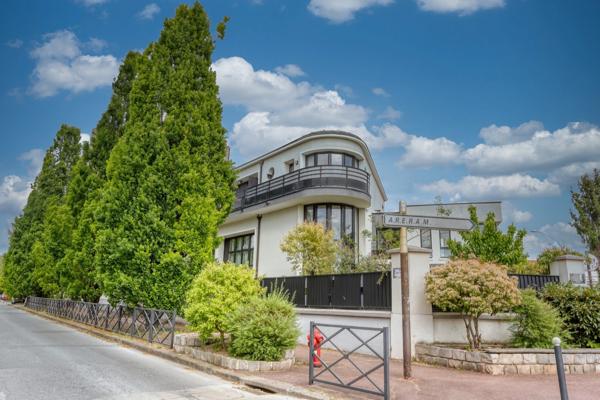 APPARTEMENT EN TRIPLEX 6 PIECES QUARTIER DU PARC A SAINT-MAUR-DES-FOSSES (94)