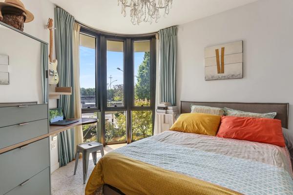 APPARTEMENT EN TRIPLEX 6 PIECES QUARTIER DU PARC A SAINT-MAUR-DES-FOSSES (94)