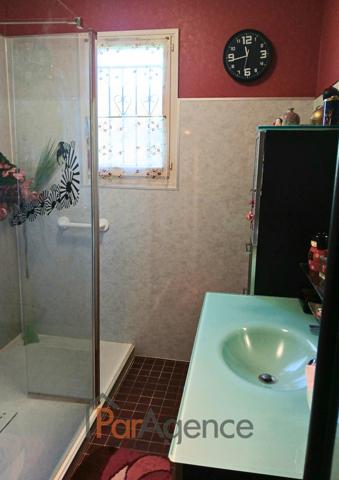 MAISON PLAIN-PIED TERRAIN 1259 M2 PISCINE