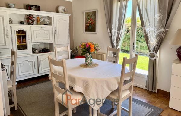 MAISON PLAIN-PIED TERRAIN 1259 M2 PISCINE